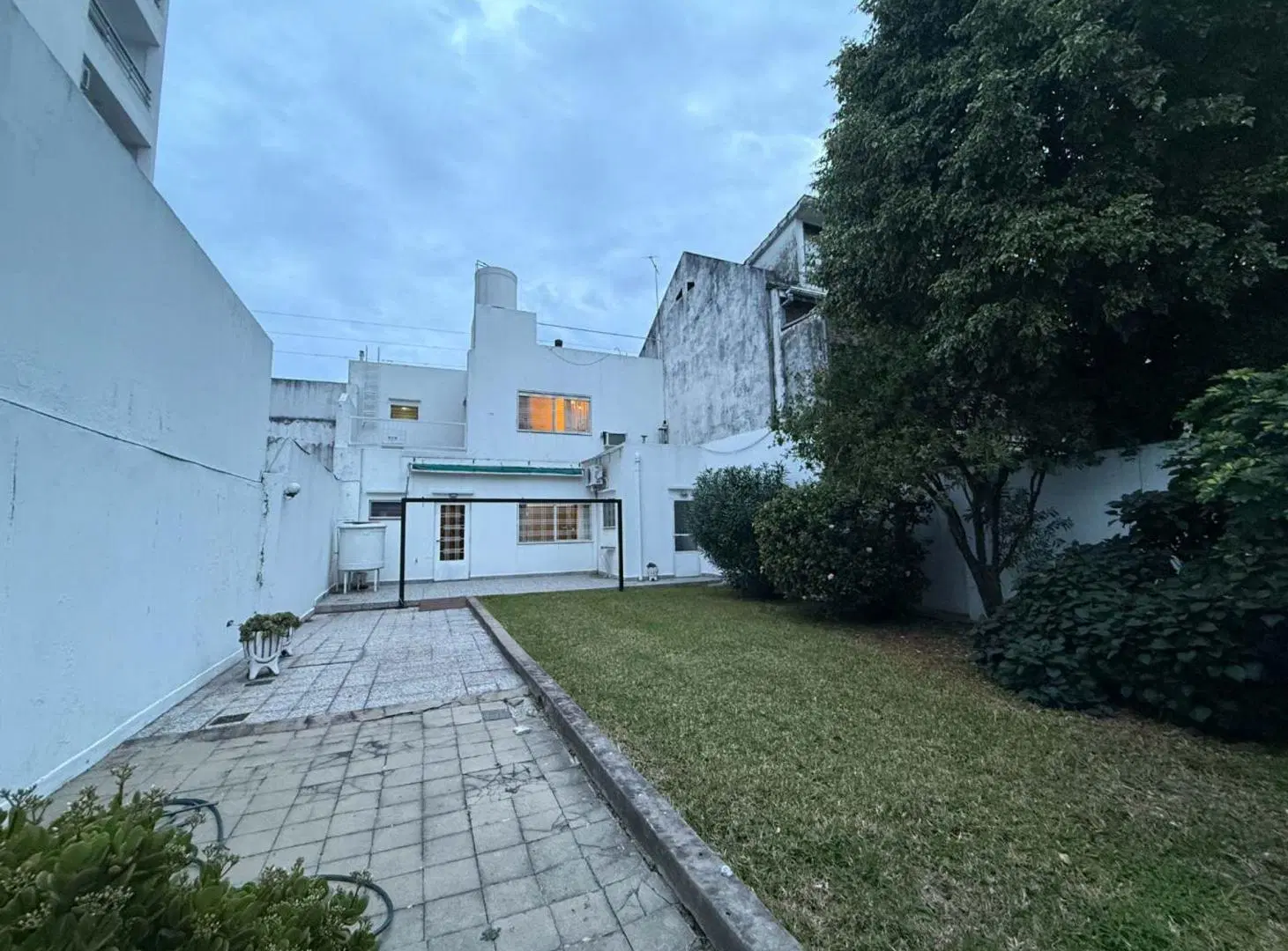 CASA 5 AMBIENTES VENTA SANTOS LUGARES CON JARDIN 5