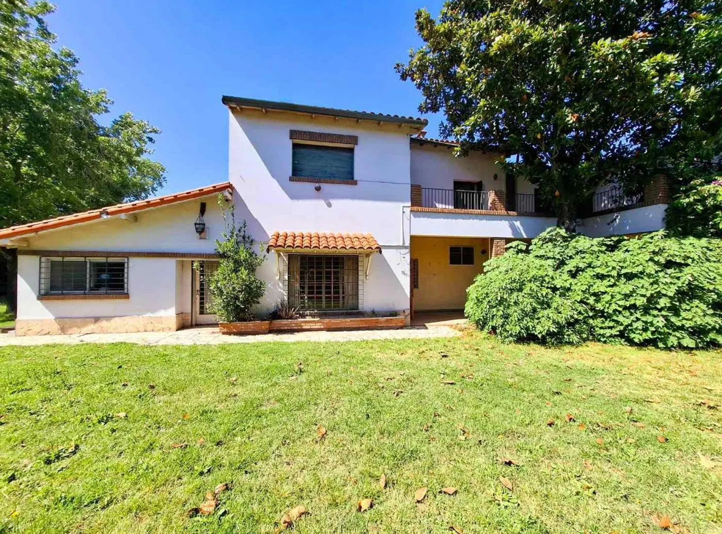 CASA 5 AMBIENTES VENTA LOMAS DE ZAMORA LOTE 800M2 3