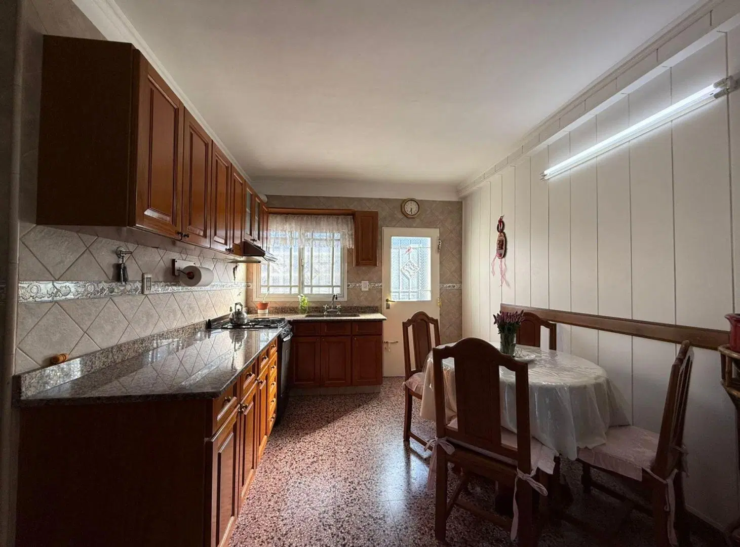 casa 3 ambientes en venta Lomas de Zamora 5