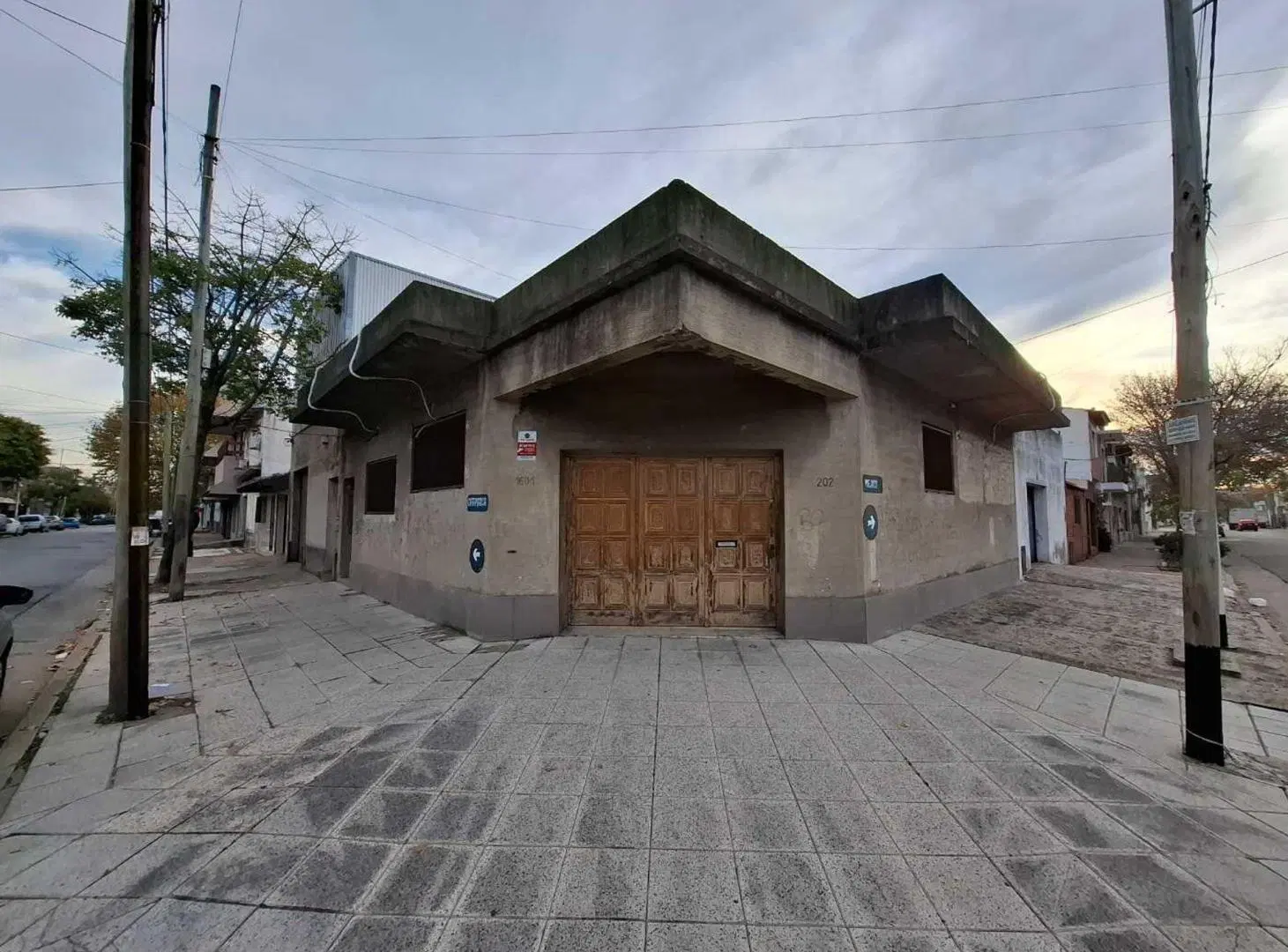 CASA 4 AMBIENTES VENTA AVELLANEDA PATIO Y COCHERA 8