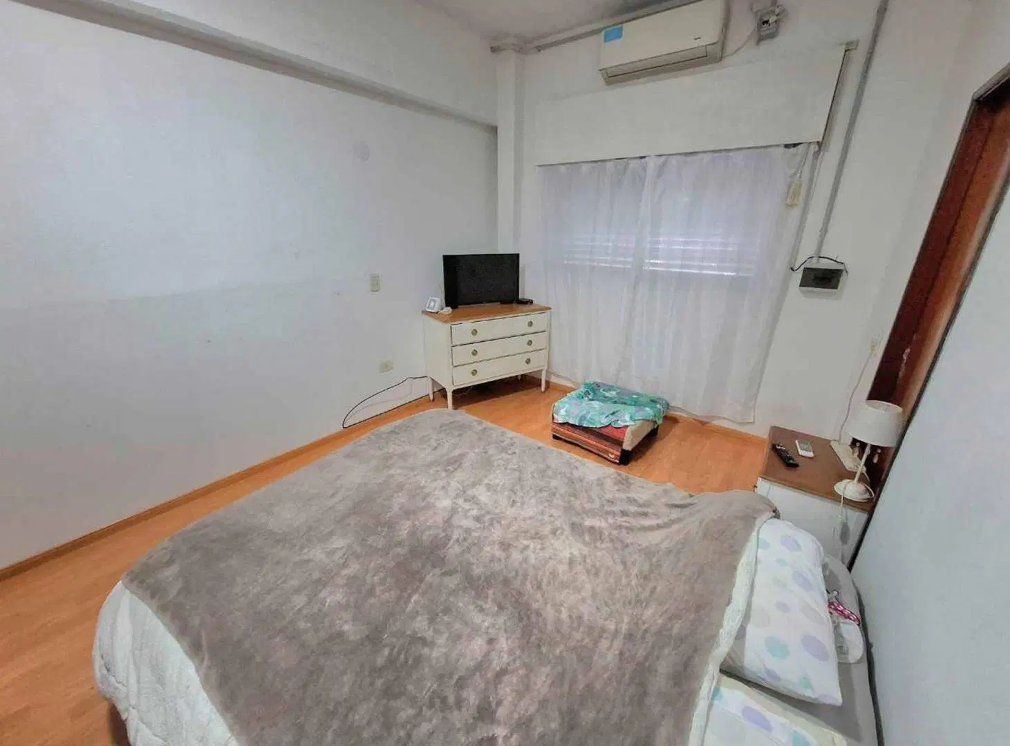 CASA 4 AMBIENTES VENTA AVELLANEDA PATIO Y COCHERA 5