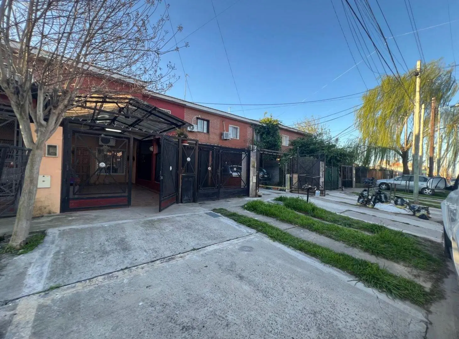 CASA 3 AMBIENTE VENTA GLEW C/GARAGE PATIO PARRILLA 3