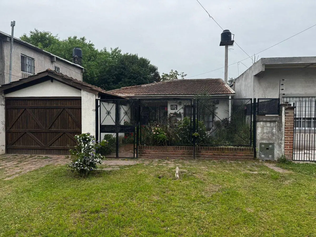 CASA 4 AMBIENTES VENTA LONGCHAMPS MAS DEPARTAMENTO 8