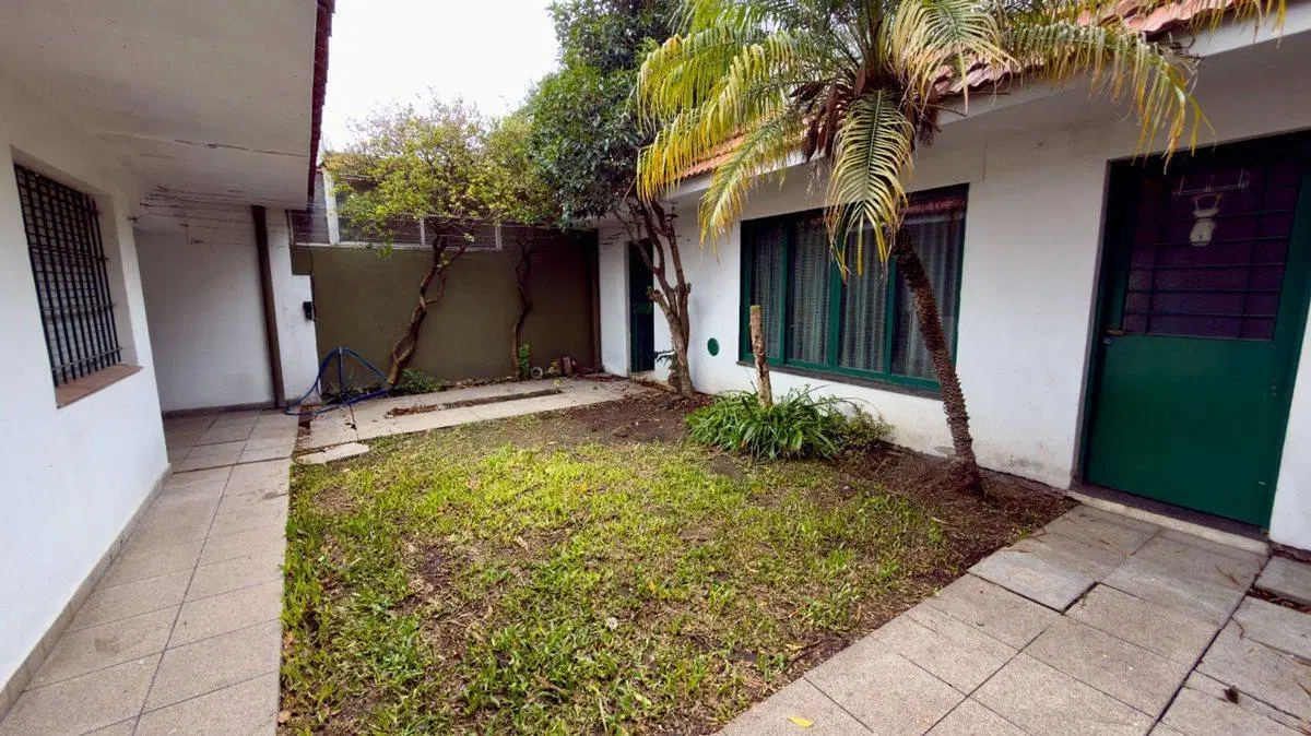 VENTA CASA 4 AMBIENTES EN MONTE GRANDE 2