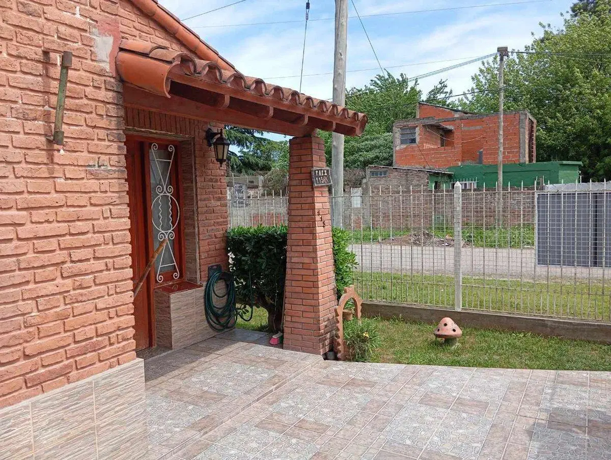 CASA VENTA 3 DORMITORIOS ALTE.BROWN GARAGE Y FONDO 5