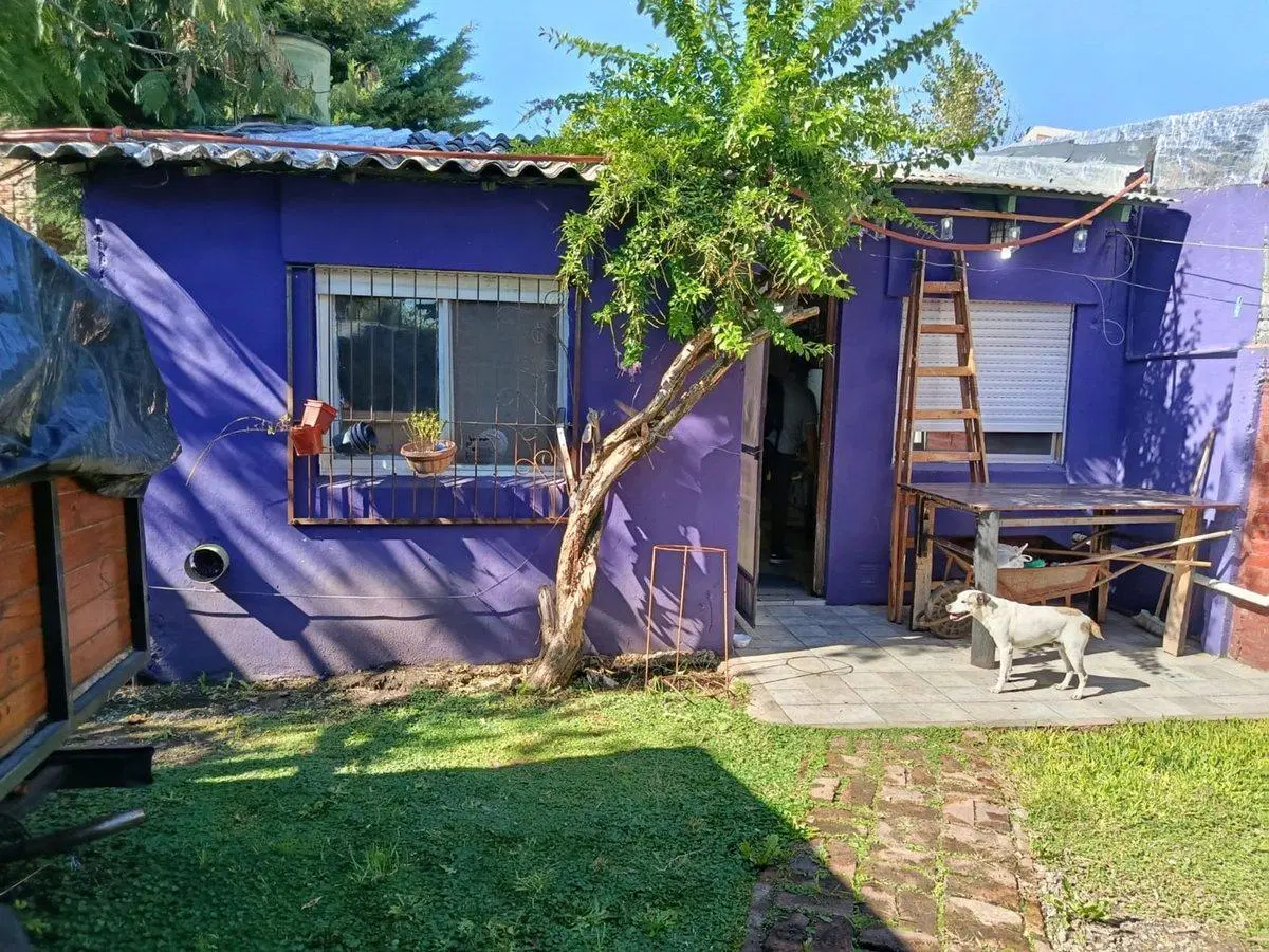 CASA CON DEPARTAMENTOS VENTA GLEW CON FONDO 4