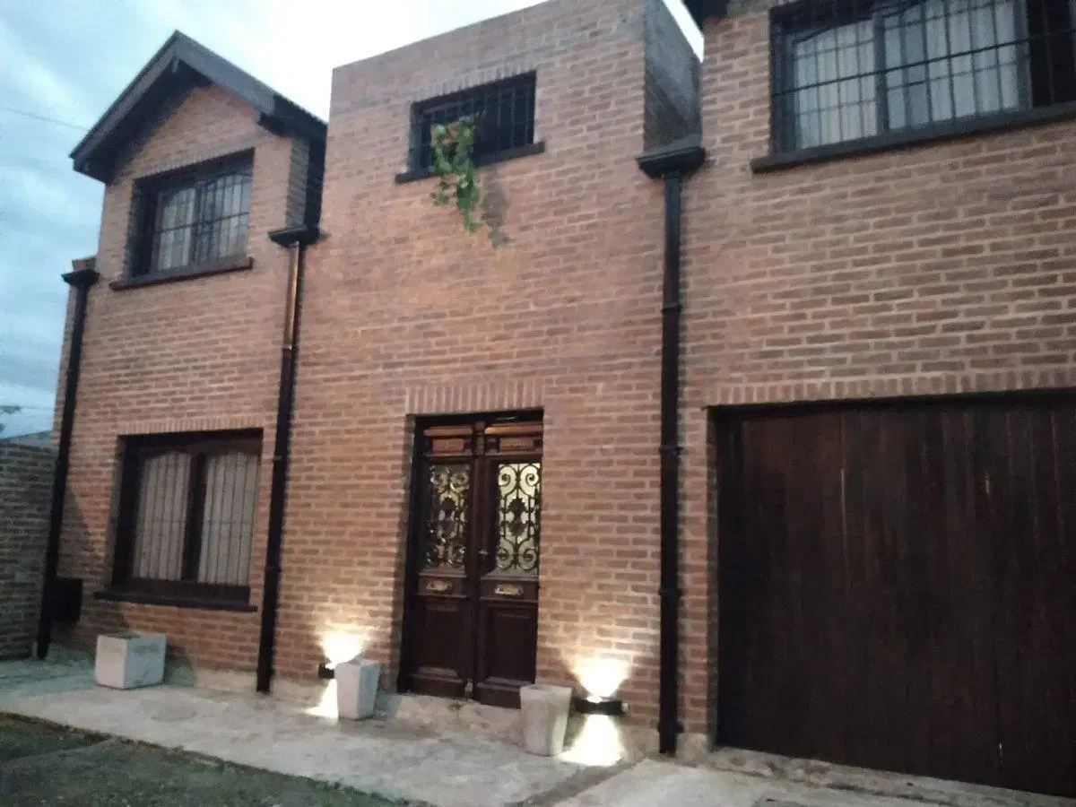 CASA 4 AMBIENTES EN VENTA EN MONTE GRANDE 2