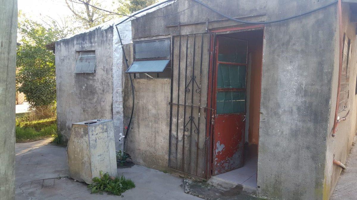 Foto de CASA Y LOCAL VENTA BURZACO FONDO LIBRE, imagen 2