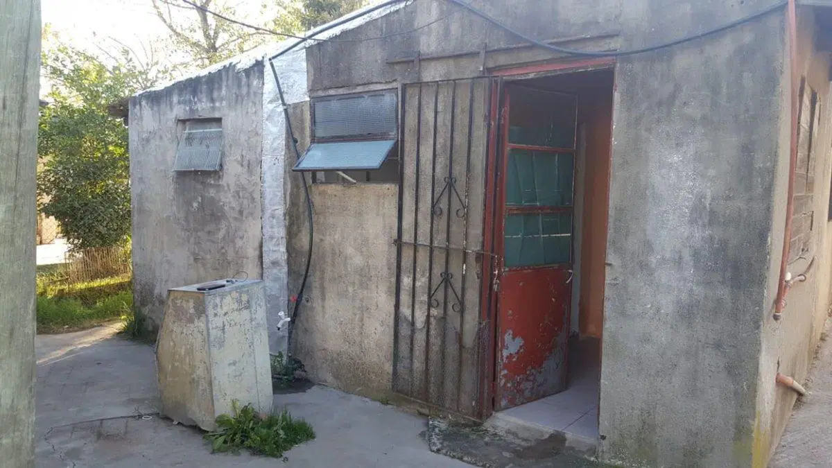CASA Y LOCAL VENTA BURZACO FONDO LIBRE 2