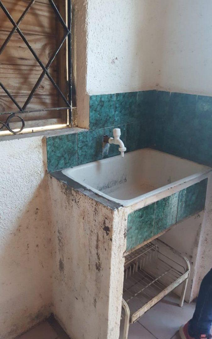 Foto de CASA Y LOCAL VENTA BURZACO FONDO LIBRE, imagen 1