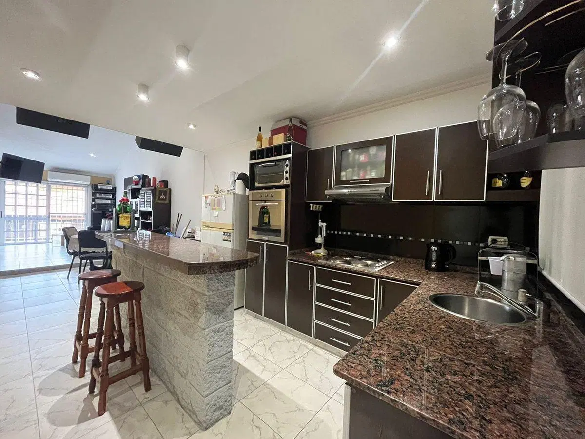 DEPTO EN VENTA 2 AMBIENTES EN VALENTIN ALSINA 4
