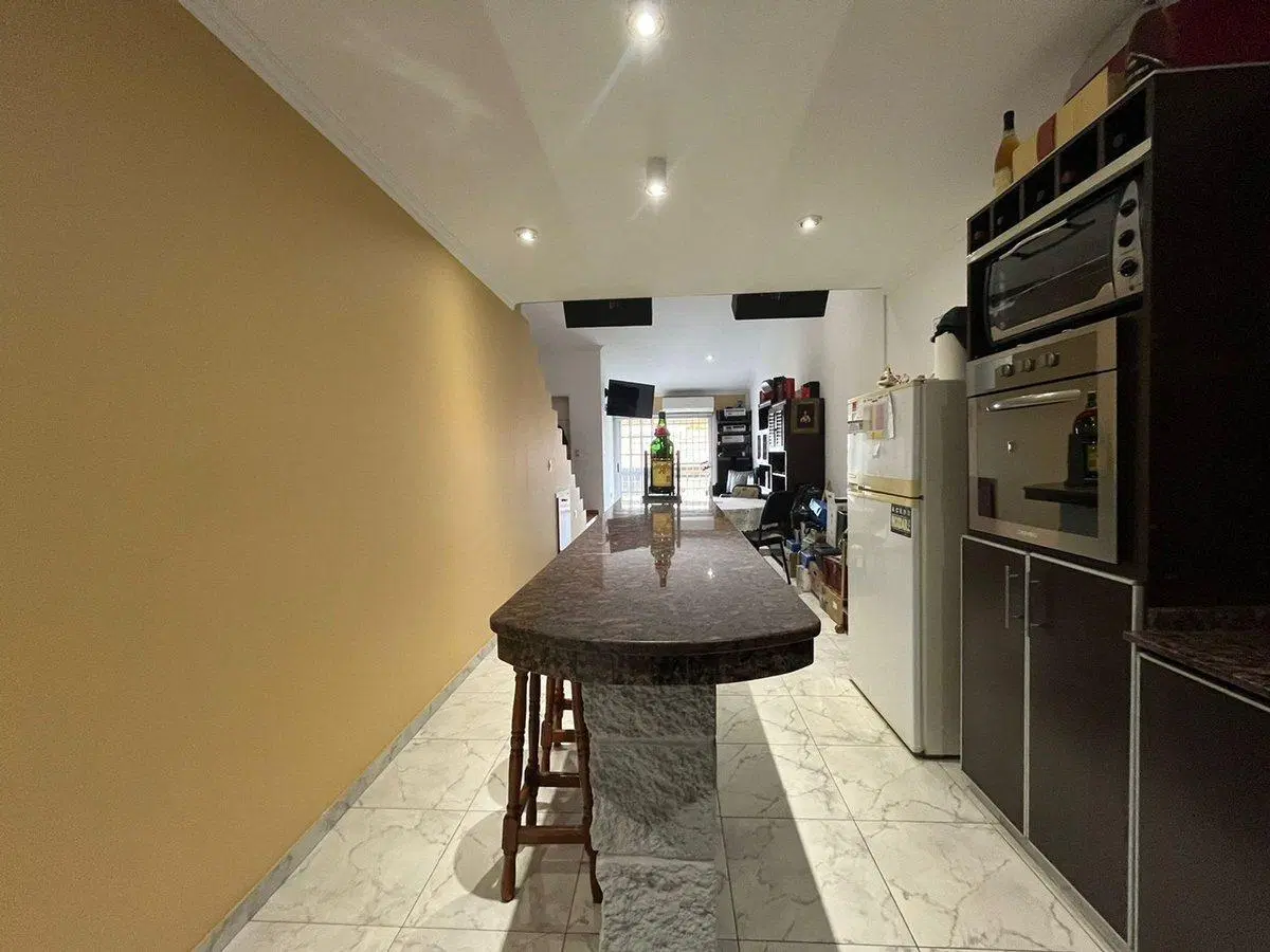 DEPTO EN VENTA 2 AMBIENTES EN VALENTIN ALSINA 3