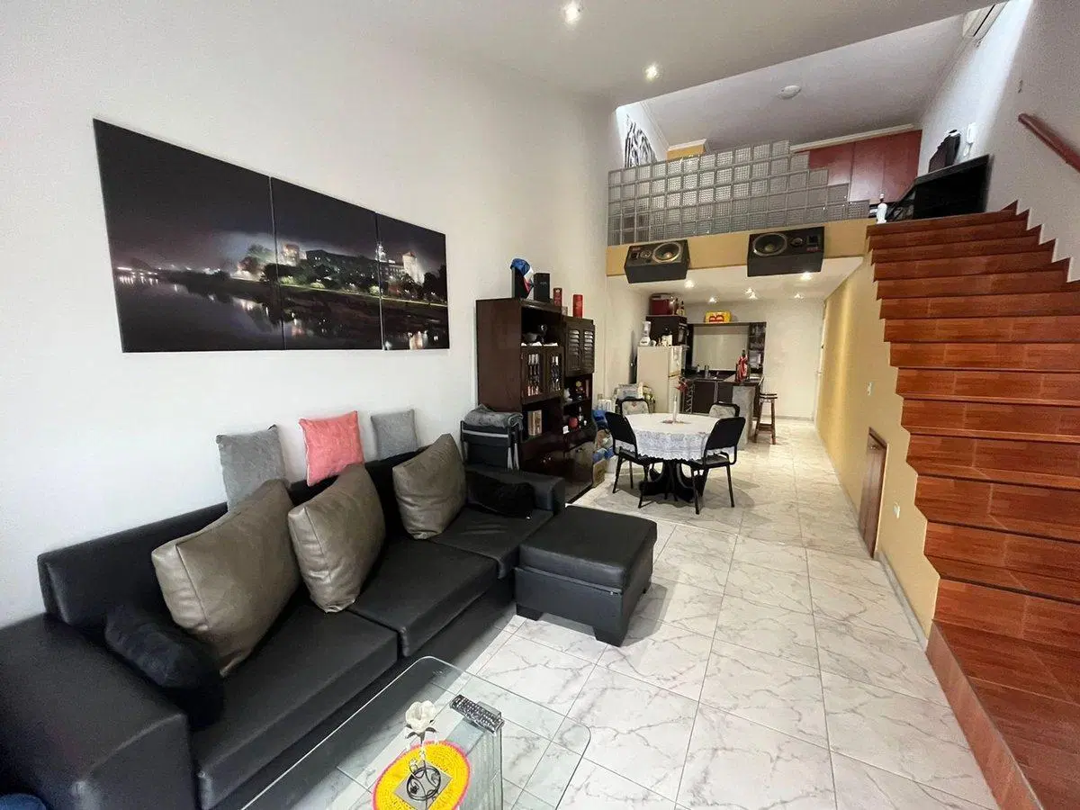 DEPTO EN VENTA 2 AMBIENTES EN VALENTIN ALSINA 5