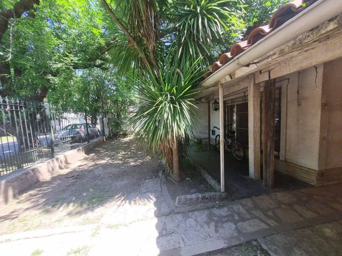 CASA  VENTA 4 AMB COCHERA APTA CREDITO  BURZACO 3