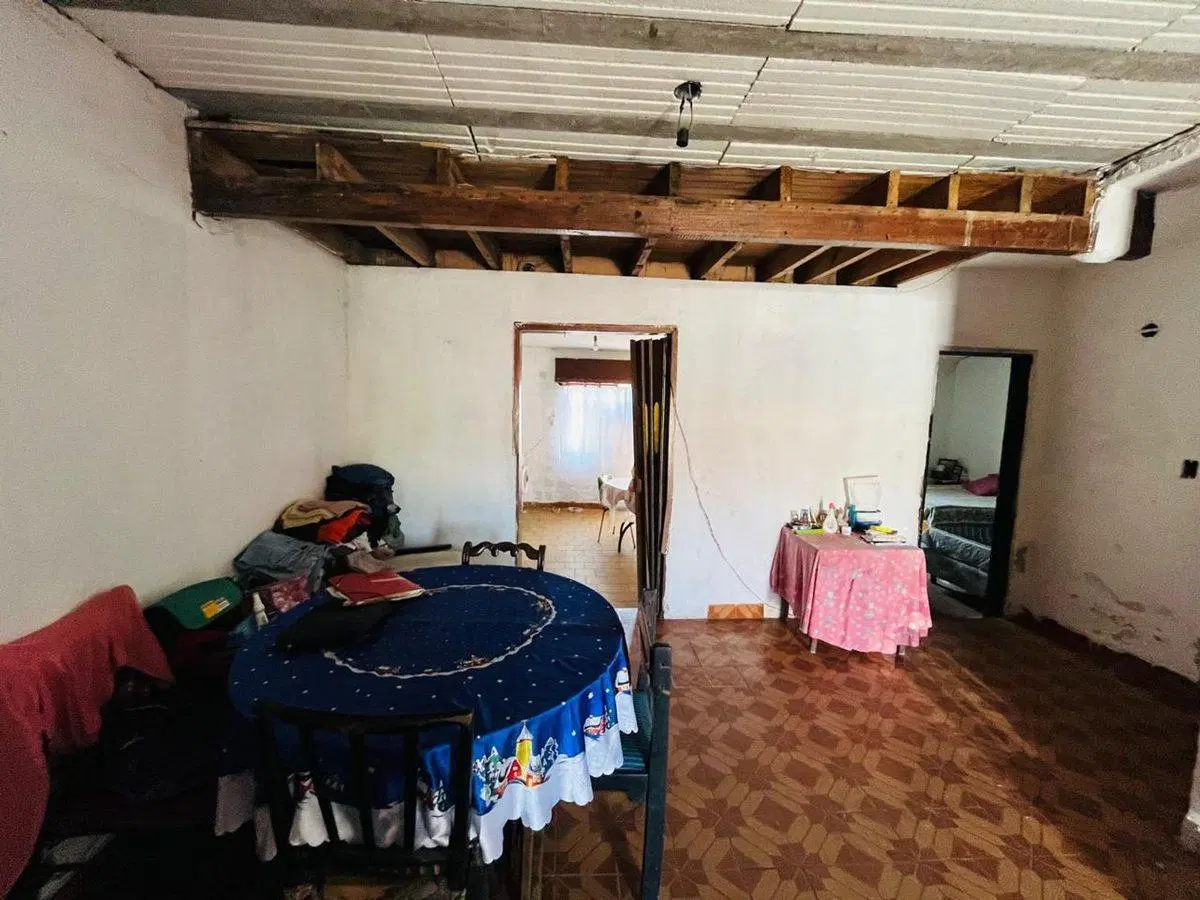CASA 6 AMBIENTES LOCAL VENTA 2 FAMILIAS CALZADA 4