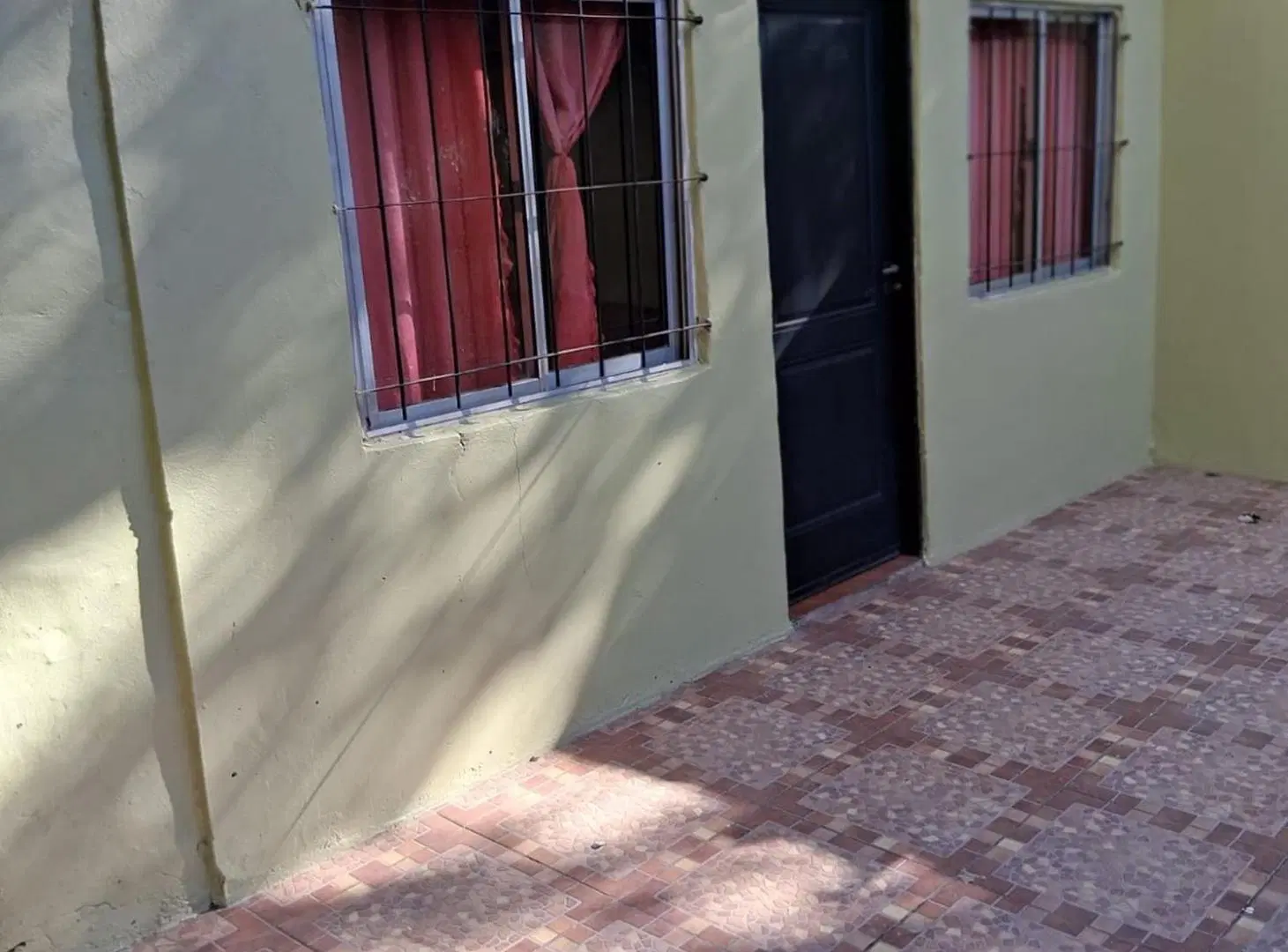 CASA EN VENTA EN BURZACO CON PH EN PLANTA ALTA 2