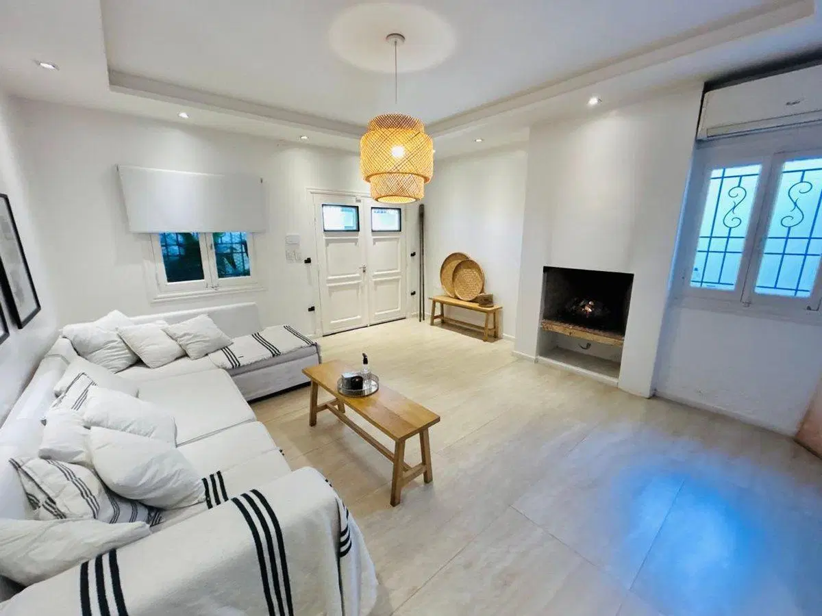 Casa 5 ambientes venta Remedios de Escalada 3
