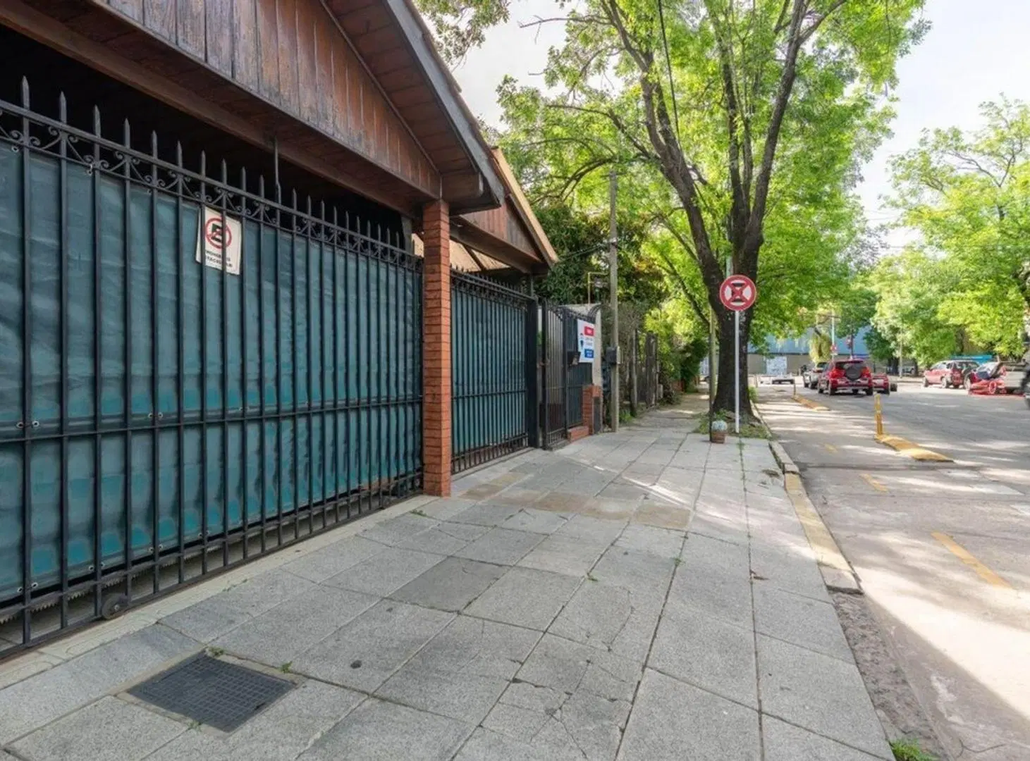 VENTA CASA 5 AMB CON PILETA Y PARQUE EN TEMPRLEY 3
