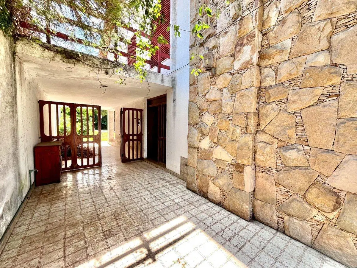 CASA 4 AMBIENTES EN VENTA JOSE MARMOL APTO CREDITO 4
