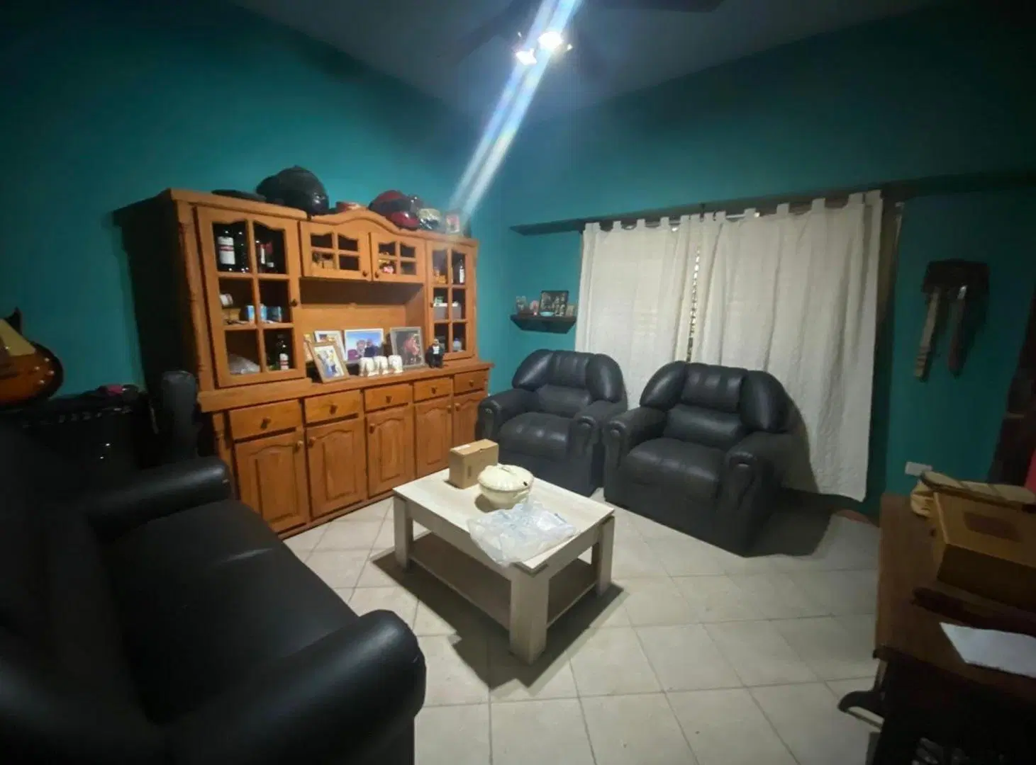 CASA 3 AMBIENTES EN VENTA TEMPERLEY CON PARQUE 4