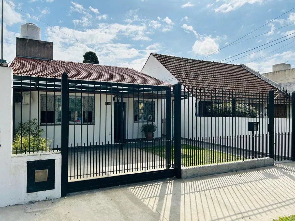Venta casa reciclada a nueva Lomas de Zamora 5