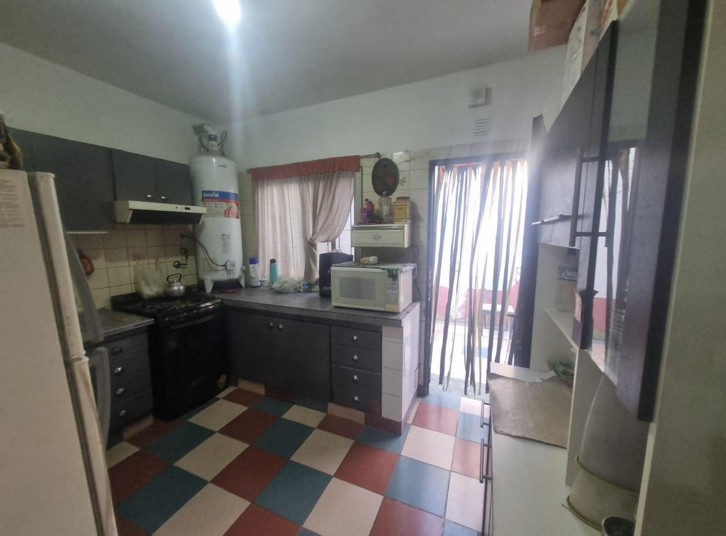 CASA 3 AMBIENTE VENTA FRENTE CLEYPOLE