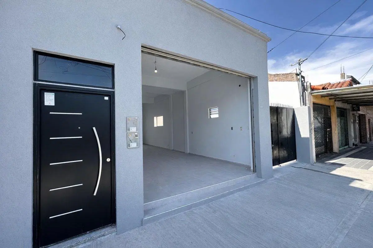 VENTA GALPON/DEPOSITO CON LOCAL AL FRENTE 2