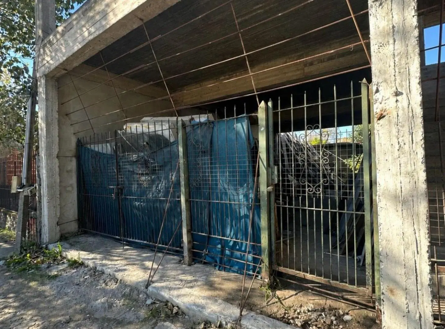 LOTE EN VENTA CON MEJORAS EN DON ORIONE 3