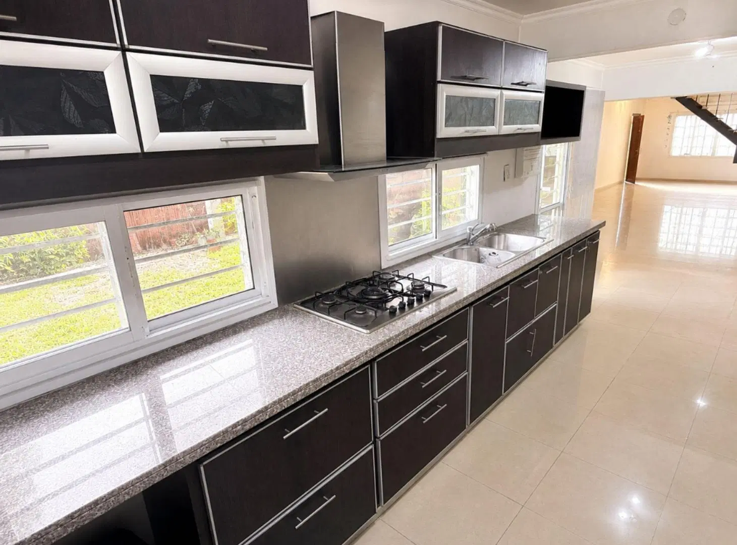 Casa de 5 ambientes en venta en Banfield c/ pileta 3