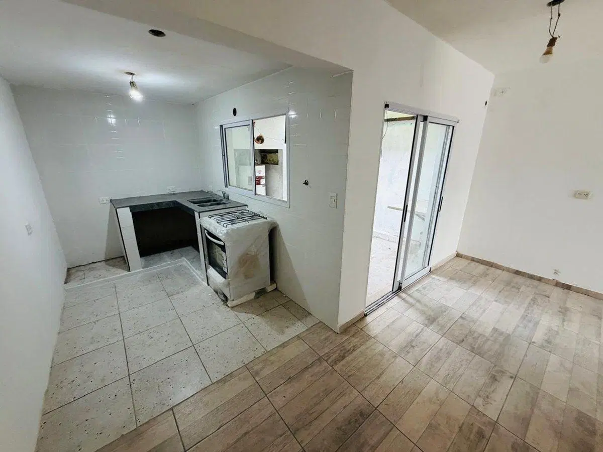 Casa 2 ambientes venta Remedios de Escalada 3