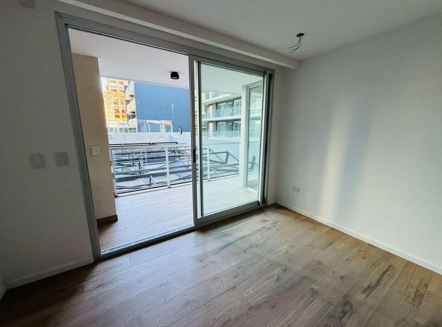 Depto 3 ambientes con cochera y patio venta Lomas 8