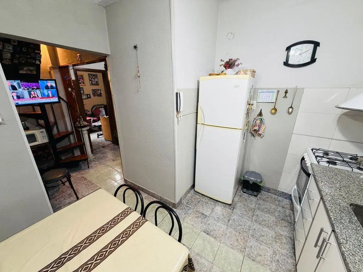 Departamento en PH de 4 ambientes venta Temperley 8