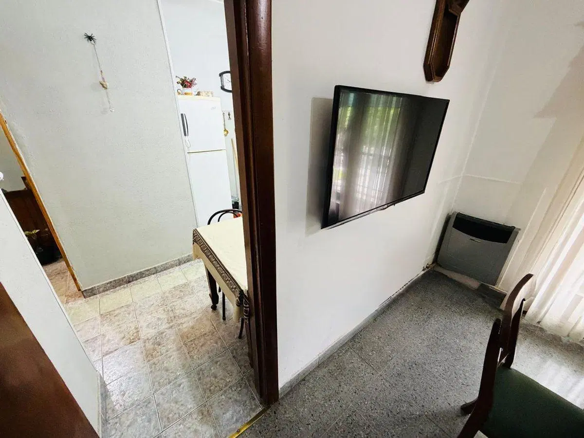 Departamento en PH de 4 ambientes venta Temperley 3
