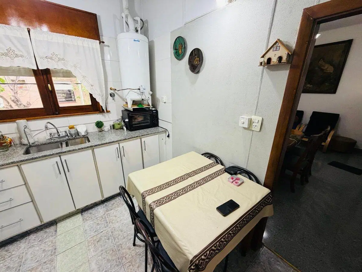 Departamento en PH de 4 ambientes venta Temperley 2