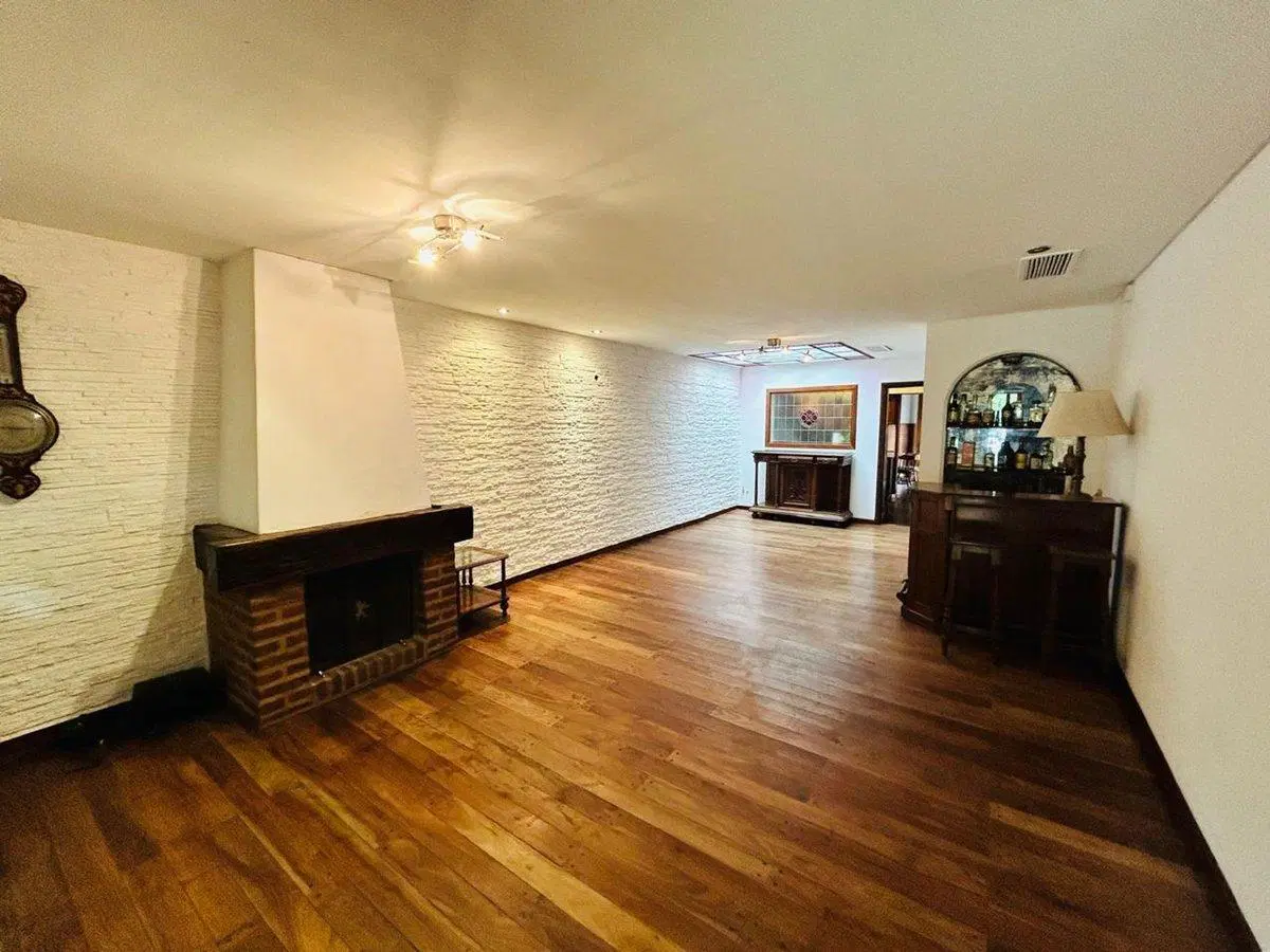 Casa de 7 ambientes 5 habitaciones venta Temperley 3