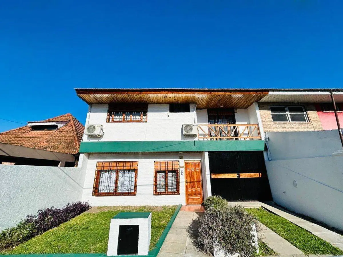 PH al frente de 5 ambientes en venta Temperley 4