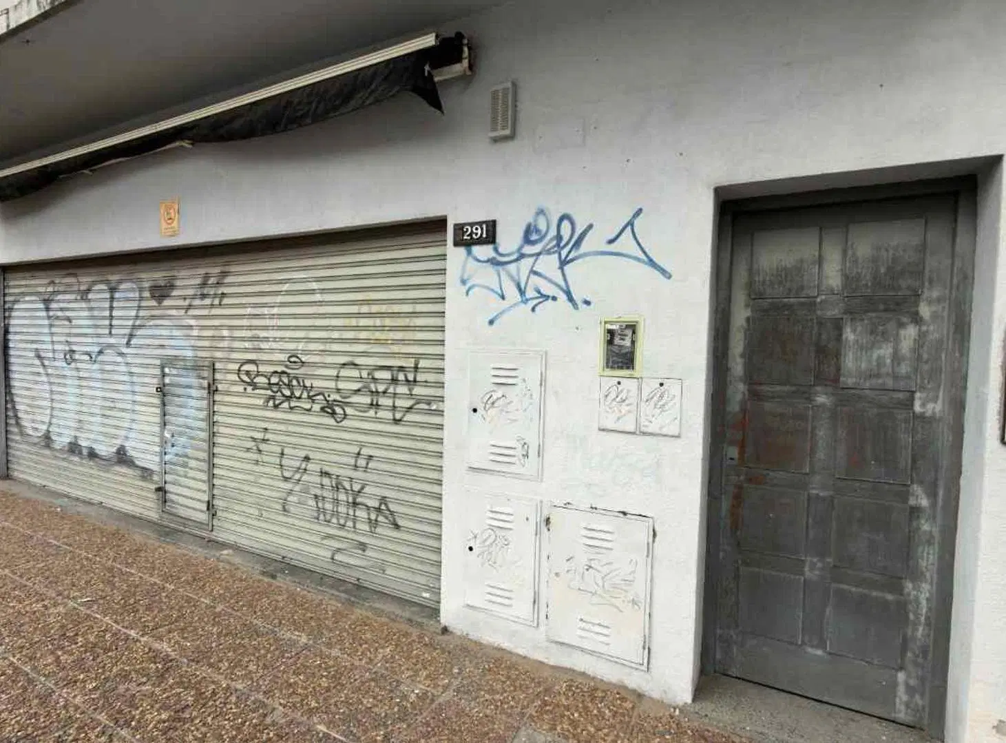 VENTA LOCAL o DEPOSITO BANFIELD Tucumán y Larroque 5