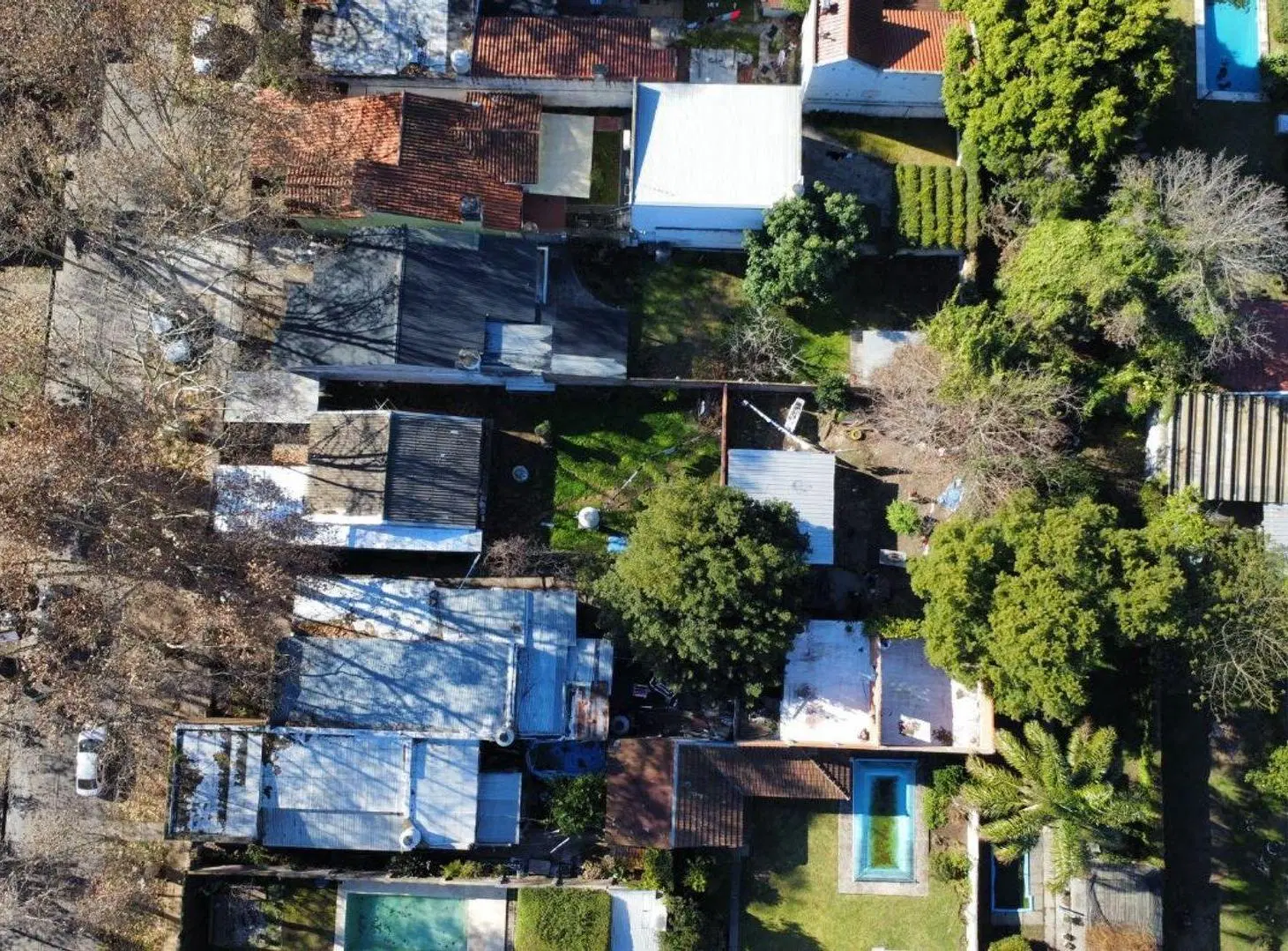 VENTA LOTE 860 M2 C/ CASA A REFACCIONAR - J MARMOL 3