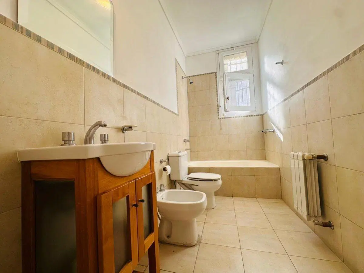 CASA 3 DORMITORIOS 2 BAÑOS EXCELENTE ZONA 4