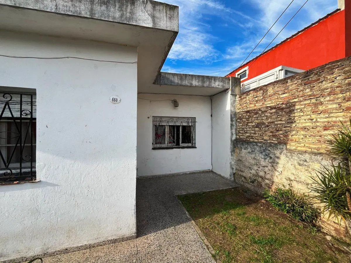 CASA 4 AMBIENTES VENTA LOMAS DE ZAMORA 2