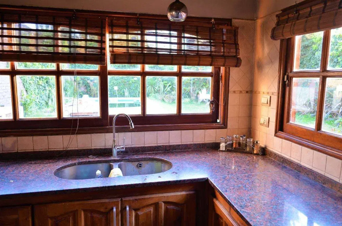 VENTA CASA 5 AMBIENTES EN LONGCHAMPS FINANCIA 5