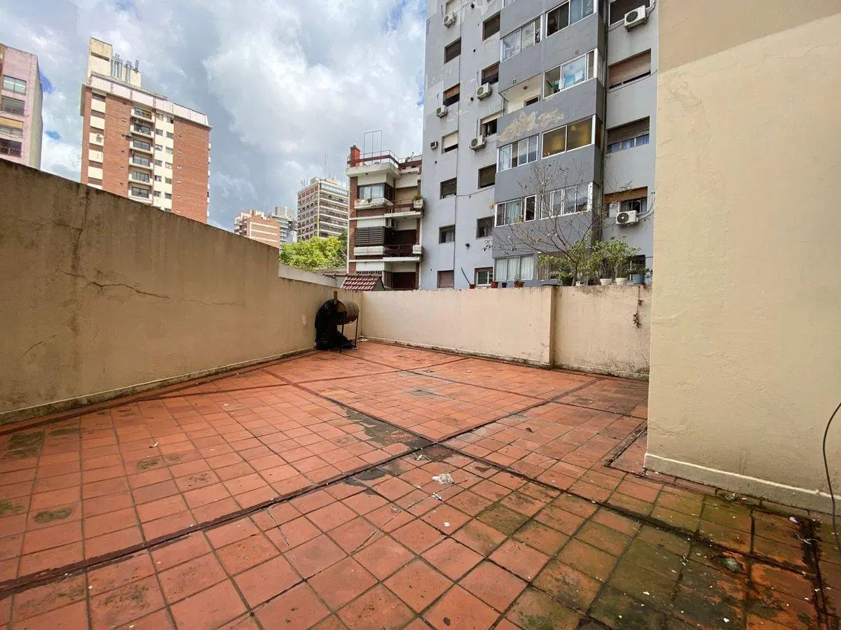 Depto ALQUILER 3 ambientes con patio Lomas 3