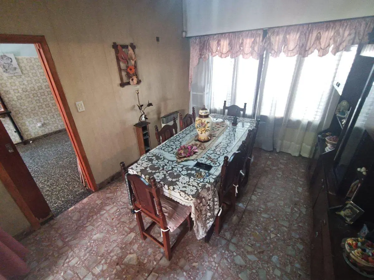 CASA EN VENTA 3 AMB CON DEPTO Y QUINCHO LAVALLOL 8