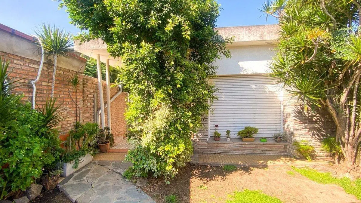 CASA EN VENTA  CON FONDO. FINANCIACION DIRECTA 3
