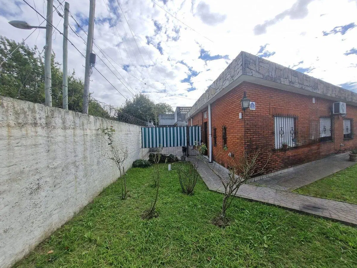 CASA 4 AMBIENTES VENTA LONGCHAMPS APTA CREDITO 2