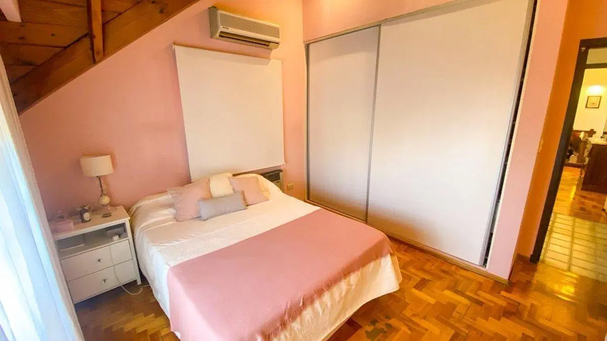 VENTA CHALET A METROS DE ESTACION BURZACOY AVENIDA 5