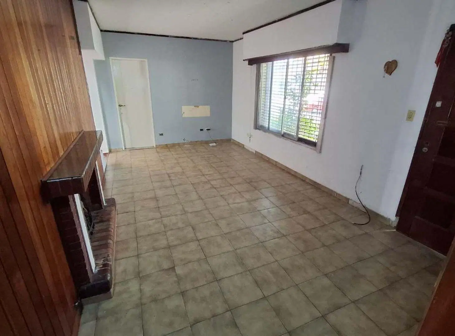 CASA 5 AMBIENTES VENTA LOMAS A REFACCIONAR 8