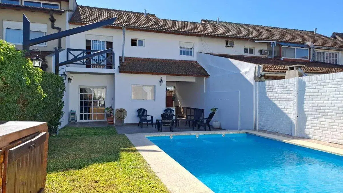 DUPLEX 4 AMBIENTES VENTA BARRIO LOS ROBLES BURZACO 3