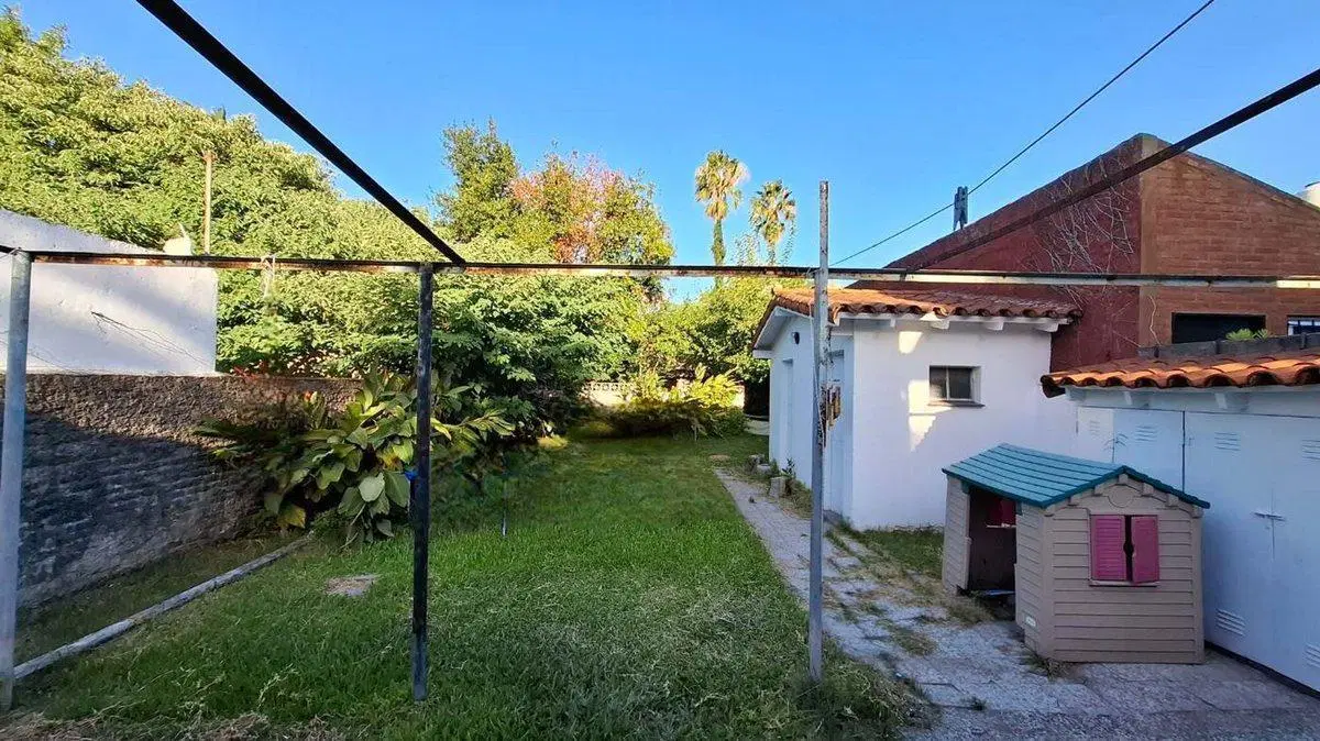 CASA 4 AMBIENTES VENTA LOMAS DE ZAMORA CON PARQUE 8