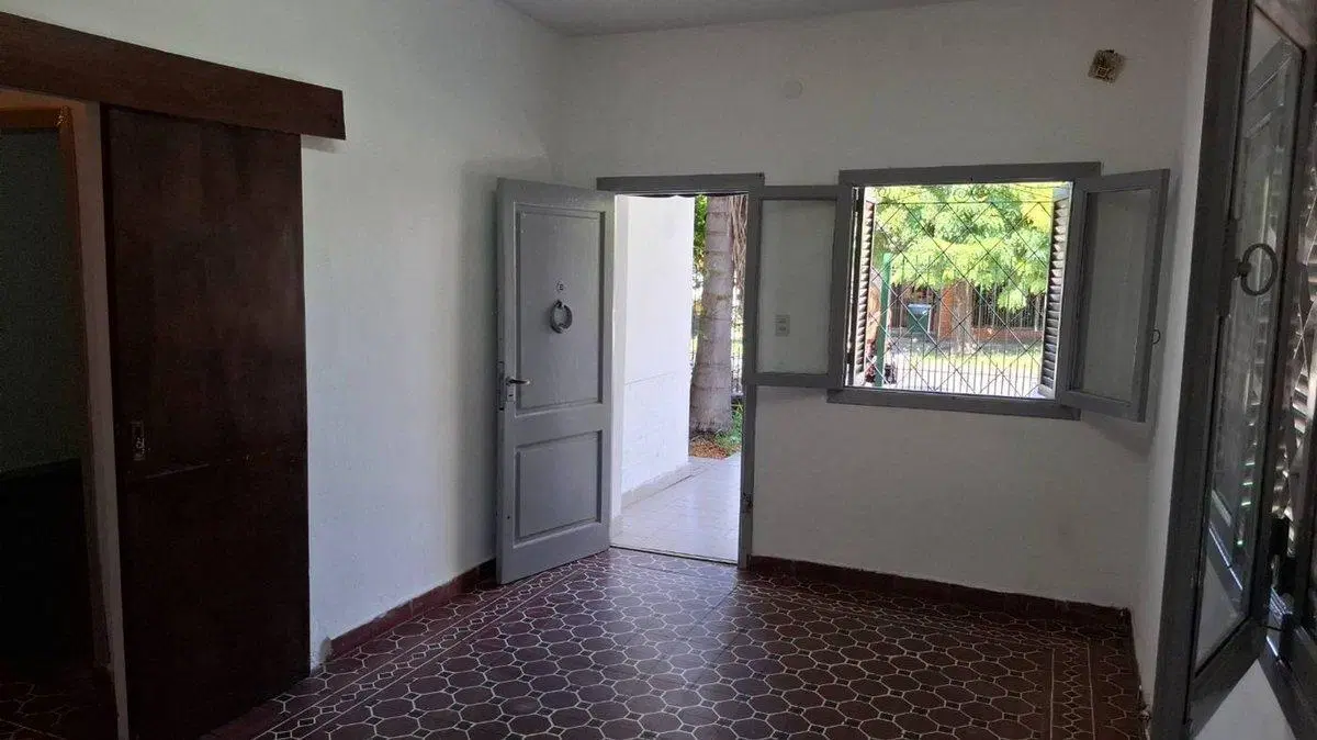 CASA 3 AMBIENTES VENTA BURZACO COCHERA Y PATIO 8